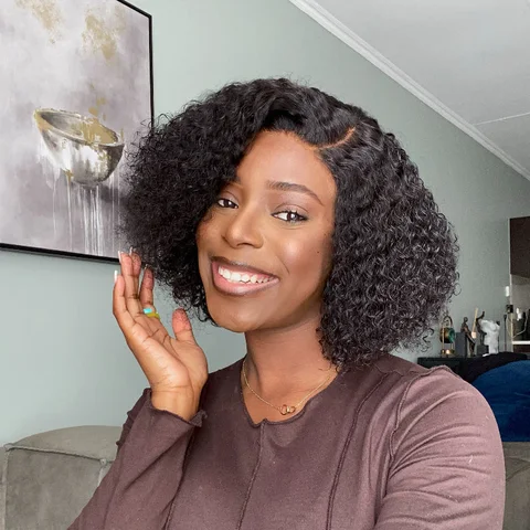 short kinky curly HD lace wig with pre-plucked hairline, minimalist lace wig style, natural curls, and lace cap visibility